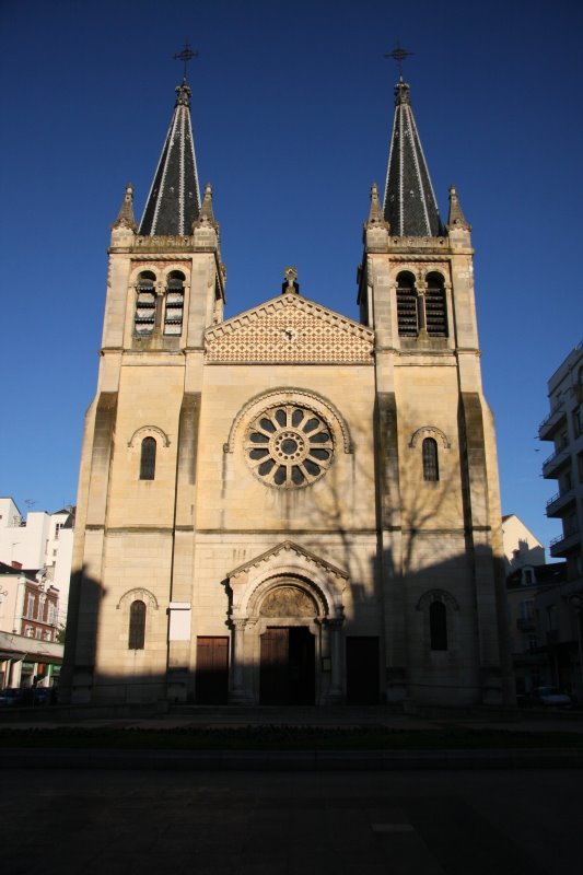 Fassade der Kirche Saint-Louis in Vichy 