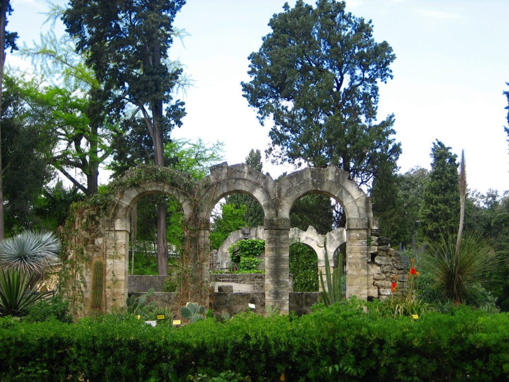 Ruine im botanischen Garten von Montpellier