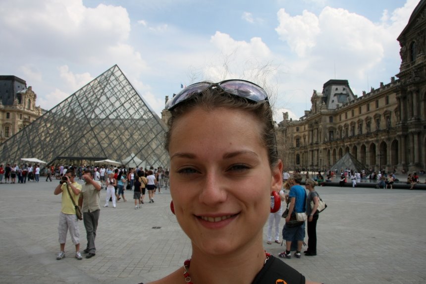 Pyramide des Louvre in Paris