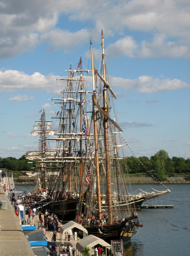 Historisches Schiff in Montreals Alter Hafen