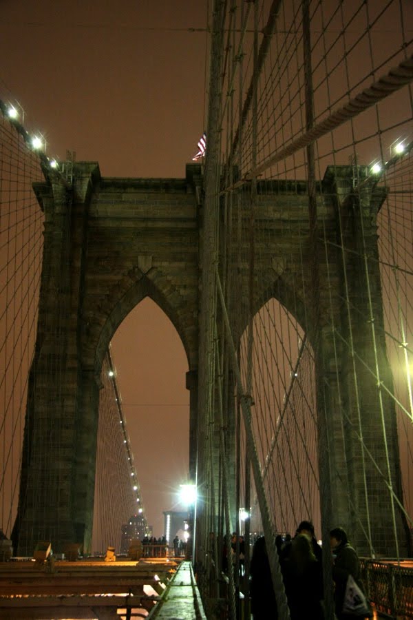 Brooklyn-Bridge bei Nacht