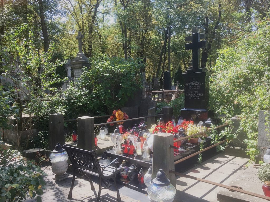 Grab auf dem Powazki-Friedhof