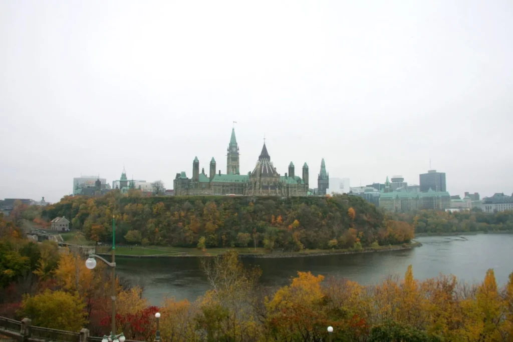 Ottawa Parlamentshügel im Regen