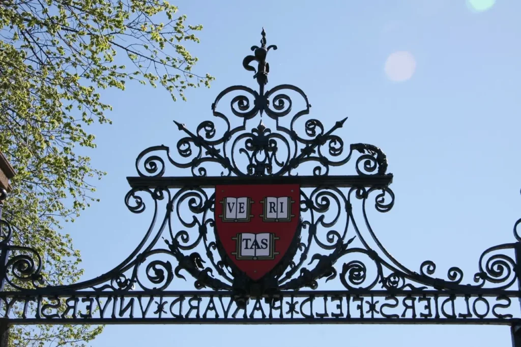 Wappen der Harvard University in Cambridge