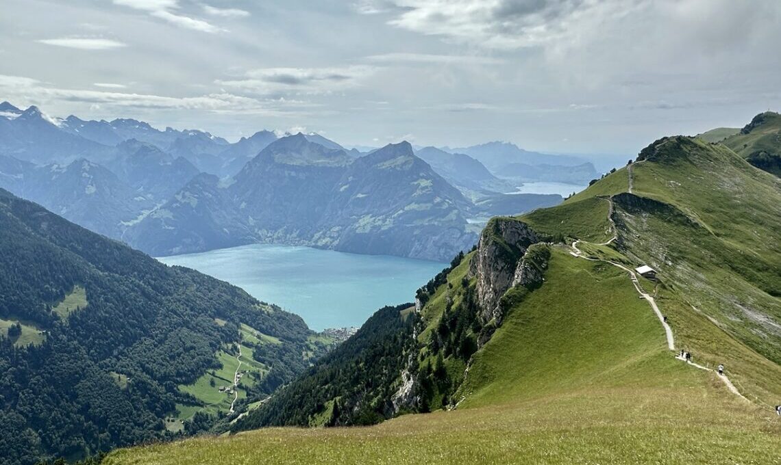 Gratwanderung Stoos: Wanderweg, Berge und Seen
